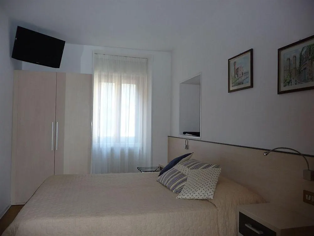 Ξενοδοχείο Albergo Aurora Μαλτσεζίνε
