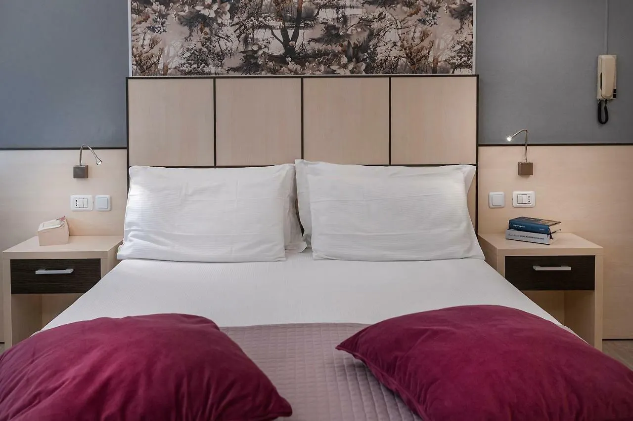 Albergo Aurora Μαλτσεζίνε 2*,  Ιταλία