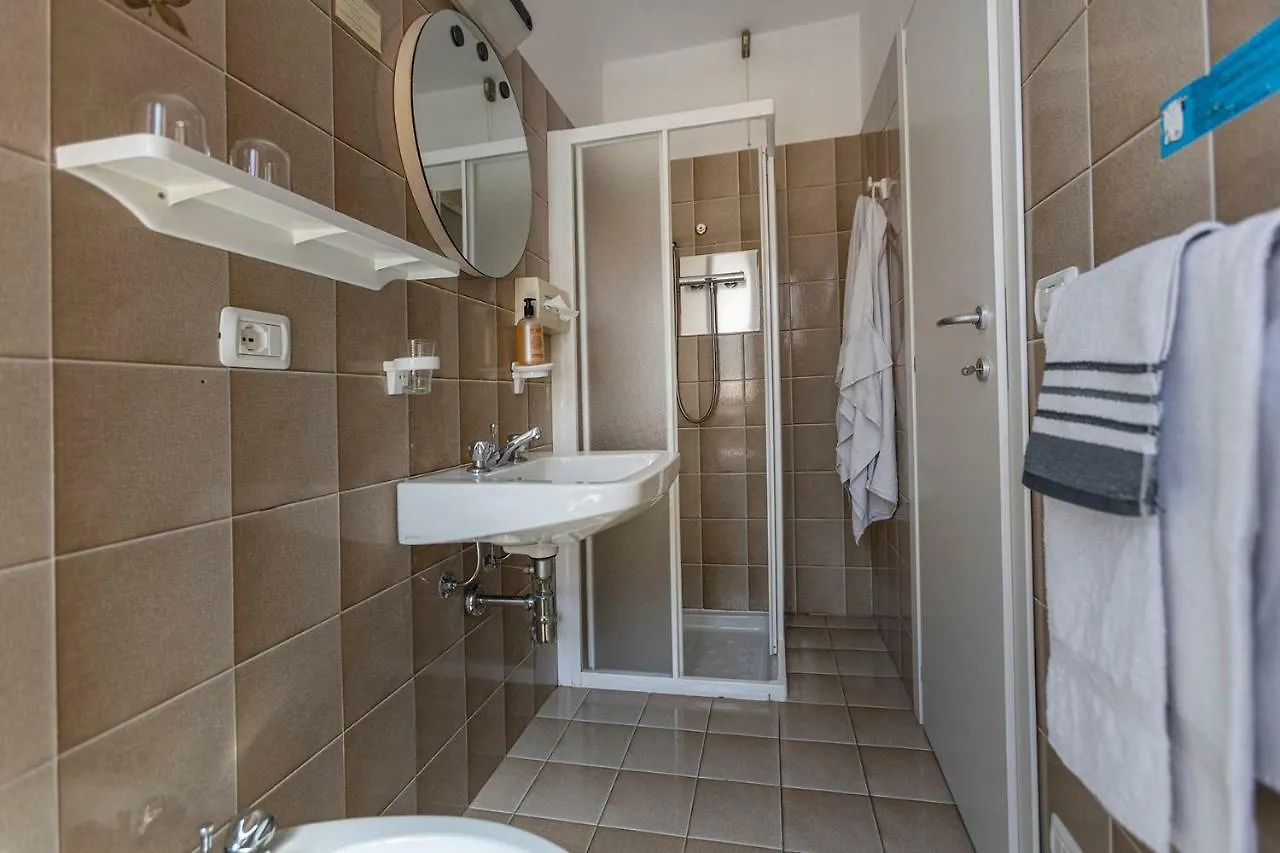 Albergo Aurora Μαλτσεζίνε 2*,  Ιταλία