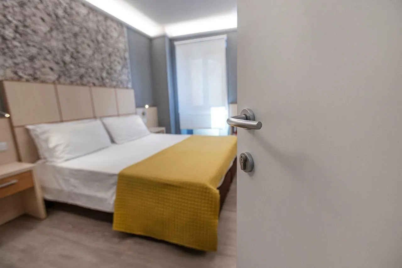 Albergo Aurora Μαλτσεζίνε Ξενοδοχείο